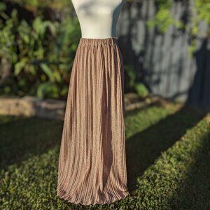 Maxi, sparkly pink, pleated skirt